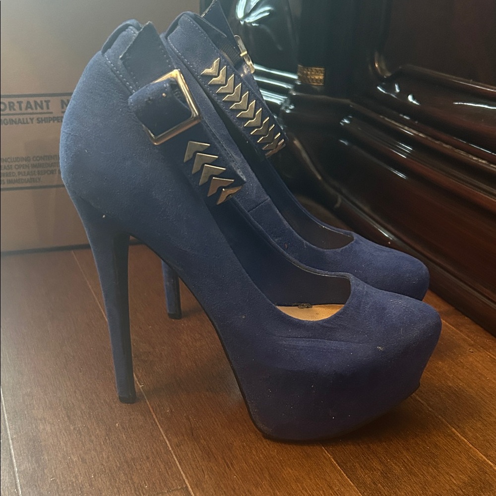 JustFab Navy Platform Heels with Gold Accents